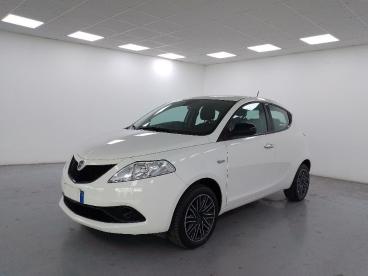 LANCIA CERTIFIED Lancia Ypsilon 1.2 Gold S And S 69cv My19 Usata - City Car Benzina Bianco - Cuneo - 2284982_1
