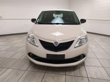 LANCIA CERTIFIED Lancia Ypsilon 1.2 Gold S And S 69cv My19 Usata - City Car Benzina Beige - Cuneo - 2284986_2
