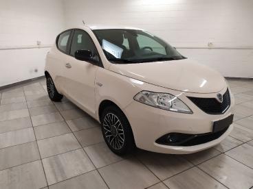 LANCIA CERTIFIED Lancia Ypsilon 1.2 Gold S And S 69cv My19 Usata - City Car Benzina Beige - Cuneo - 2284986_3