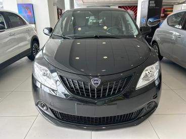 LANCIA CERTIFIED Lancia Ypsilon 1.0 Firefly Hybrid Oro S And S 70cv Usata - City Car Ibrido Nero - Cuneo - 2284992_2