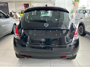 LANCIA CERTIFIED Lancia Ypsilon 1.0 Firefly Hybrid Oro S And S 70cv Usata - City Car Ibrido Nero - Cuneo - 2284992_5