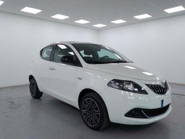 LANCIA CERTIFIED Lancia Ypsilon 1.0 Firefly Hybrid Gold Plus S And S 70cv 5p.ti Usata - City Car Ibrido Bianco - Cuneo - 2284994_3