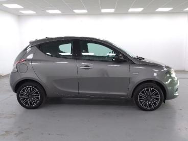 LANCIA CERTIFIED Lancia Ypsilon 1.0 Firefly Hybrid Gold S And S 70cv Usata - City Car Ibrido Grigio - Cuneo - 2285009_4