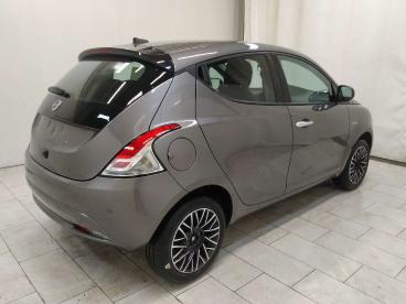 LANCIA CERTIFIED Lancia Ypsilon 1.0 Firefly Hybrid Platino S And S 70cv Usata - City Car Ibrido Grigio - Cuneo - 2285010_4