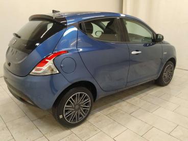 LANCIA CERTIFIED Lancia Ypsilon 1.0 Firefly Hybrid Gold S And S 70cv Usata - City Car Ibrido Blu - Cuneo - 2285013_4