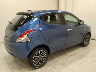 LANCIA CERTIFIED Lancia Ypsilon 1.0 Firefly Hybrid Platino S And S 70cv Usata - City Car Ibrido Blu - Cuneo - 2285024_4