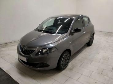 LANCIA CERTIFIED Lancia Ypsilon 1.0 Firefly Hybrid Gold S And S 70cv 5p.ti Usata - City Car Ibrido Grigio - Cuneo - 2285031_1