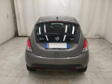 LANCIA CERTIFIED Lancia Ypsilon 1.0 Firefly Hybrid Gold S And S 70cv 5p.ti Usata - City Car Ibrido Grigio - Cuneo - 2285031_5