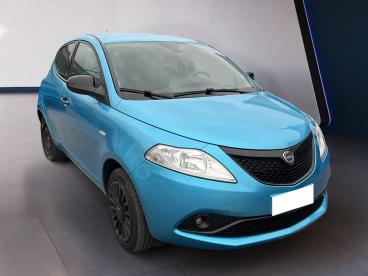 LANCIA CERTIFIED Lancia Ypsilon Iii 2015 1.0 Hybrid Gold S And S 70cv Usata - City Car Ibrido Blu - Torino - 2287257_2