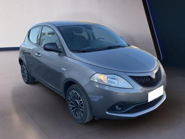 LANCIA CERTIFIED Lancia Ypsilon Iii 2015 1.2 Gold Ecochic Gpl 69cv My19 Usata - City Car  Grigio - Torino - 2287260_2