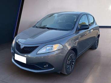 LANCIA CERTIFIED Lancia Ypsilon Iii 2015 1.2 Gold Ecochic Gpl 69cv My19 Usata - City Car  Grigio - Torino - 2287260_3