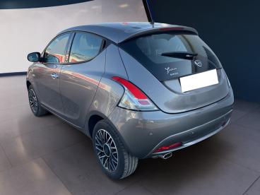 LANCIA CERTIFIED Lancia Ypsilon Iii 2015 1.2 Gold Ecochic Gpl 69cv My19 Usata - City Car  Grigio - Torino - 2287260_4