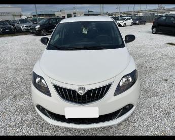 LANCIA CERTIFIED Lancia Ypsilon Iii 2021 1.0 Firefly Hybrid Platino S And S 70cv Usata - City Car Ibrido Bianco - Pontedera - 2288260_5