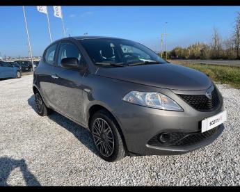 LANCIA CERTIFIED Lancia Ypsilon Iii 2015 1.0 Firefly Hybrid Gold S And S 70cv Usata - City Car Ibrido Grigio - Pontedera - 2289160_3