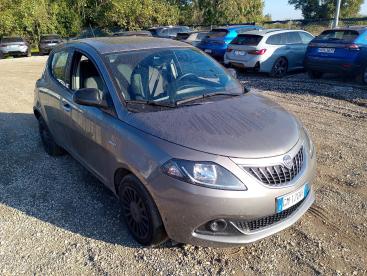 LANCIA CERTIFIED Lancia Ypsilon 1.0 70cv Hybrid Silver Usata - City Car Ibrido Grigio - Fisciano - 2294841_2