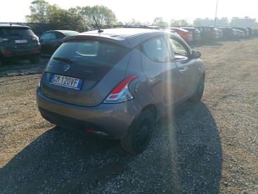 LANCIA CERTIFIED Lancia Ypsilon 1.0 70cv Hybrid Silver Usata - City Car Ibrido Grigio - Fisciano - 2294841_3