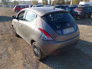 LANCIA CERTIFIED Lancia Ypsilon 1.0 70cv Hybrid Silver Usata - City Car Ibrido Grigio - Fisciano - 2294841_4