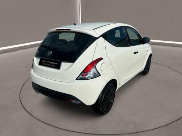 LANCIA CERTIFIED Lancia Ypsilon 3aª Serie - 1.2 69 Cv 5 Porte Gpl Ecochic Ele Usata - City Car  Bianco - Melilli - 2298189_4