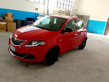 LANCIA CERTIFIED Lancia Ypsilon 1.0 70cv Hybrid Silver Usata - City Car Ibrido Rosso - Fisciano - 2299227_1