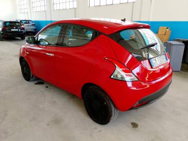 LANCIA CERTIFIED Lancia Ypsilon 1.0 70cv Hybrid Silver Usata - City Car Ibrido Rosso - Fisciano - 2299227_4