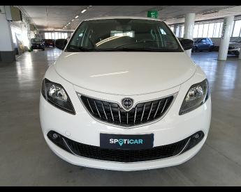 LANCIA CERTIFIED Lancia Ypsilon Iii 2021 1.0 Firefly Hybrid Platino S And S 70cv Usata - City Car Ibrido Bianco - Pisa - 2305330_2