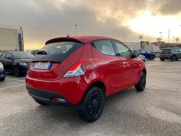 LANCIA CERTIFIED Lancia Ypsilon 0.9 Twinair 70cv Metano Silver Usata - City Car  Rosso - Fisciano - 2306904_3