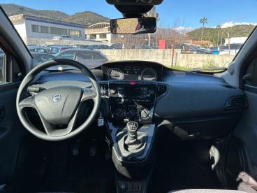 LANCIA CERTIFIED Lancia Ypsilon 1.0 70cv Hybrid Silver Usata - City Car Ibrido Rosso - Fisciano - 2306905_5