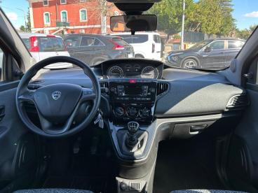 LANCIA CERTIFIED Lancia Ypsilon 1.0 Firefly 5 Porte S And S Hybrid Ecochic Silver Usata - City Car Ibrido Rosso - Fisciano - 2306906_5