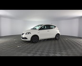 LANCIA CERTIFIED Lancia Ypsilon Iii 2015 1.0 Firefly Hybrid Gold S And S 70cv Usata - City Car Ibrido Bianco - Piacenza - 2307591_1