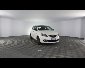 LANCIA CERTIFIED Lancia Ypsilon Iii 2015 1.0 Firefly Hybrid Gold S And S 70cv Usata - City Car Ibrido Bianco - Piacenza - 2307591_4