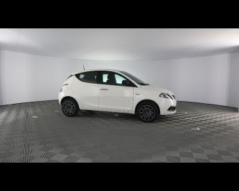 LANCIA CERTIFIED Lancia Ypsilon Iii 2015 1.0 Firefly Hybrid Gold S And S 70cv Usata - City Car Ibrido Bianco - Piacenza - 2307591_5
