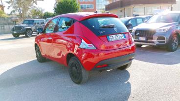 LANCIA CERTIFIED Lancia Ypsilon 0.9 Twinair 70cv Metano Silver Usata - City Car  Rosso - Fisciano - 2310500_4