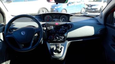 LANCIA CERTIFIED Lancia Ypsilon 0.9 Twinair 70cv Metano Silver Usata - City Car  Rosso - Fisciano - 2310500_5