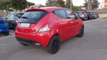 LANCIA CERTIFIED Lancia Ypsilon 1.0 70cv Hybrid Silver Usata - City Car Ibrido Rosso - Fisciano - 2310501_3