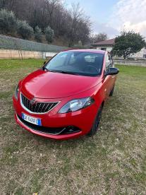 LANCIA CERTIFIED Lancia Ypsilon 1.0 70cv Hybrid Silver Usata - City Car Ibrido Rosso - Fisciano - 2311612_1