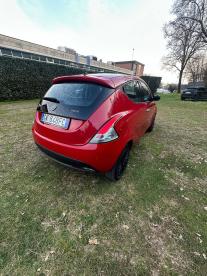 LANCIA CERTIFIED Lancia Ypsilon 1.0 70cv Hybrid Silver Usata - City Car Ibrido Rosso - Fisciano - 2311612_3