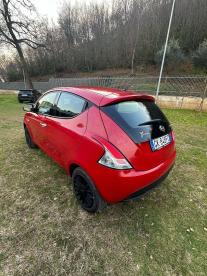 LANCIA CERTIFIED Lancia Ypsilon 1.0 70cv Hybrid Silver Usata - City Car Ibrido Rosso - Fisciano - 2311612_4