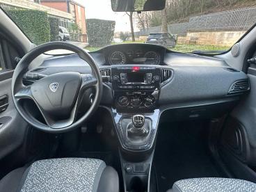 LANCIA CERTIFIED Lancia Ypsilon 1.0 70cv Hybrid Silver Usata - City Car Ibrido Rosso - Fisciano - 2311612_5