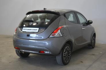 LANCIA CERTIFIED Lancia Ypsilon Iii 2021 1.0 Firefly Hybrid Platino S And S 70cv Usata - City Car Ibrido Grigio - Brescia - 2314333_3