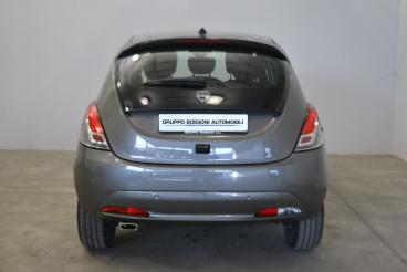 LANCIA CERTIFIED Lancia Ypsilon Iii 2021 1.0 Firefly Hybrid Platino S And S 70cv Usata - City Car Ibrido Grigio - Brescia - 2314333_4
