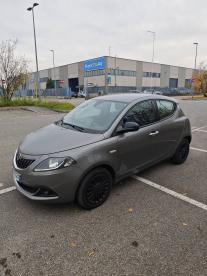 LANCIA CERTIFIED Lancia Ypsilon 1.0 70cv Hybrid Silver Usata - City Car Ibrido Grigio - Fisciano - 2314394_1
