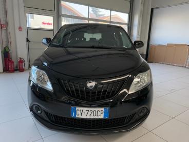 LANCIA CERTIFIED Lancia Ypsilon Iii 2021 1.0 Firefly Hybrid Gold S And S 70cv 5p.t Usata - City Car Ibrido Nero - Parma - 2314683_2