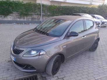 LANCIA CERTIFIED Lancia Ypsilon 1.0 70cv Hybrid Silver Usata - City Car Ibrido Grigio - Fisciano - 2314998_1