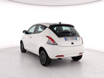 LANCIA CERTIFIED Lancia Ypsilon 1.0 Firefly 5 Porte S And S Hybrid Platino Usata - City Car Ibrido Bianco - Caserta - 2316154_4