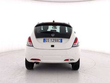 LANCIA CERTIFIED Lancia Ypsilon 1.0 Firefly 5 Porte S And S Hybrid Platino Usata - City Car Ibrido Bianco - Caserta - 2316154_5