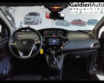 LANCIA CERTIFIED Lancia Ypsilon 1.0 Firefly Hybrid Gold S And Amp,s 70cv Usata - City Car Ibrido Grigio - Fisciano - 2316159_5