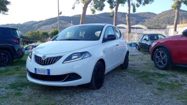 LANCIA CERTIFIED Lancia Ypsilon 1.0 70cv Hybrid Silver Usata - City Car Ibrido Bianco - Fisciano - 2318527_1
