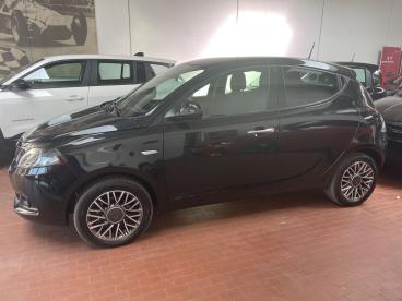 SPOTICAR Lancia Ypsilon 1.0 Firefly 5 Porte S And S Hybrid Gold Plus Usata - City Car Ibrido Nero - Casatenovo - 502323155_2