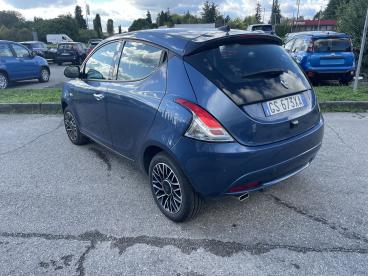 SPOTICAR Lancia Ypsilon 1.0 Firefly 5 Porte S And S Hybrid Platino Usata - City Car Ibrido Blu - Casatenovo - 502323156_3