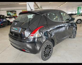 LANCIA CERTIFIED Lancia Ypsilon Iii 2021 1.0 Firefly Hybrid Platino S And S 70cv Usata - City Car Ibrido Nero - Pisa - 2323793_5